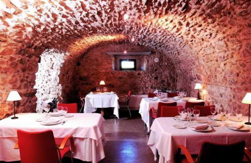 Arcs De Monells - Adults Only Hotel Restoran gambar